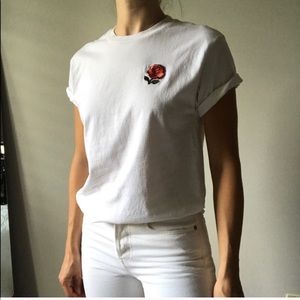 🌹 rose patch white tee 🌹